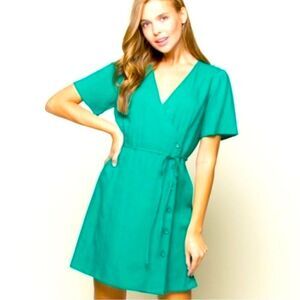 Kelly green short sleeve V-neck button detail linen dress‎ size Large by Lunik